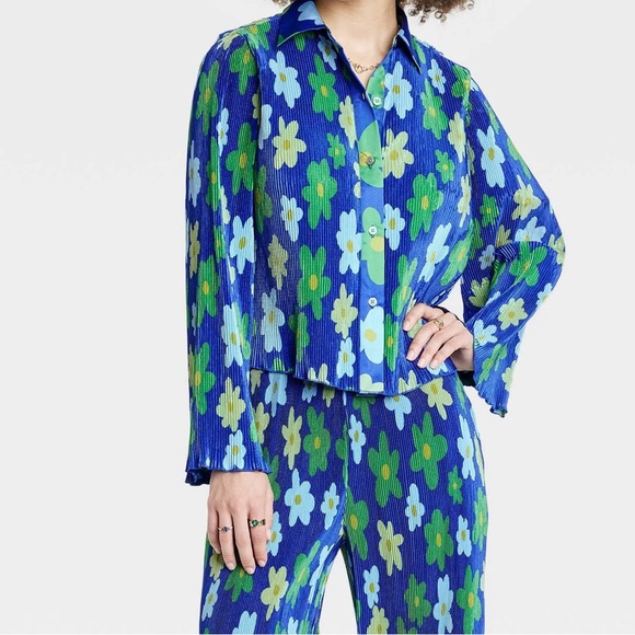 Black History Month Floral Blue and Green Top - Picture 1 of 6